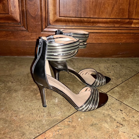 BCBGMaxAzria Strappy Gold and Silver pumps - Picture 2 of 8